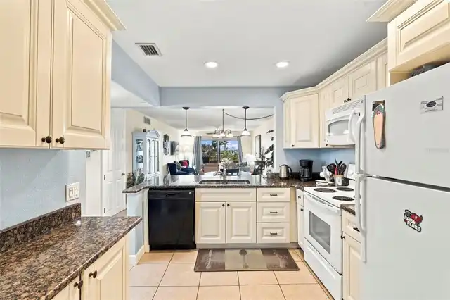 Listing Photo 12