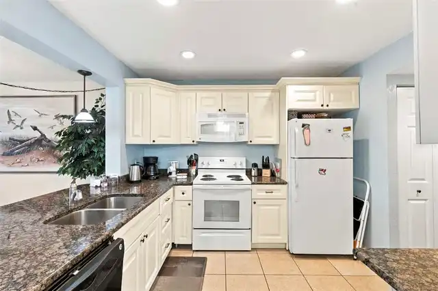 Listing Photo 17