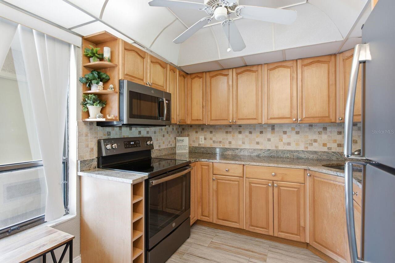 Listing Photo 8