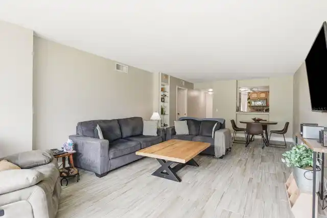 Listing Photo 17