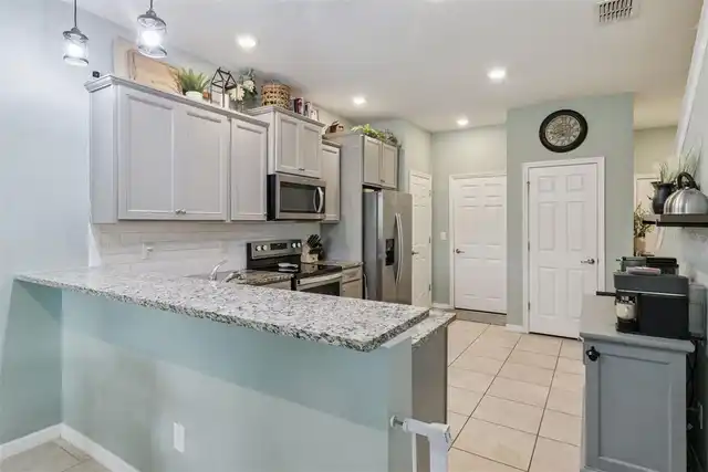 Listing Photo 12