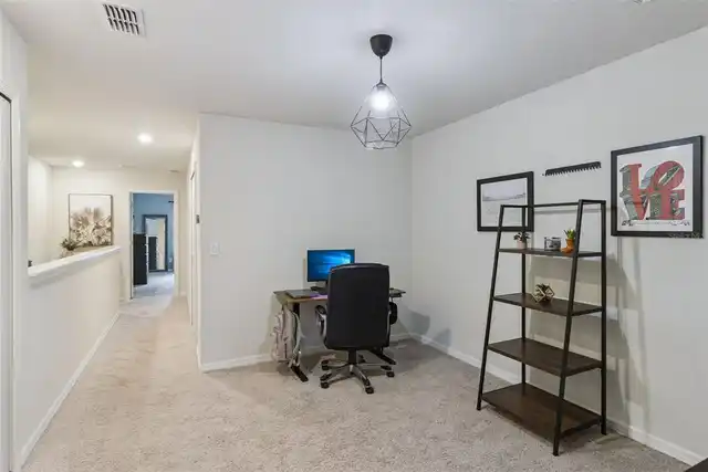 Listing Photo 14