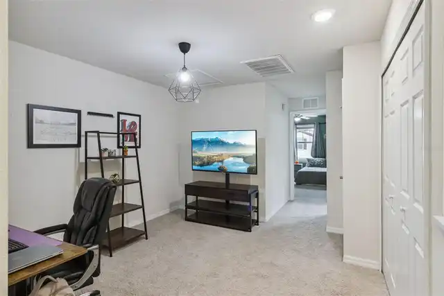 Listing Photo 16