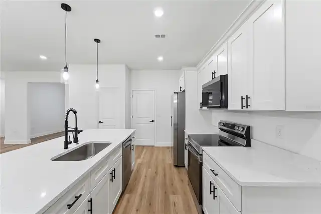 Listing Photo 15