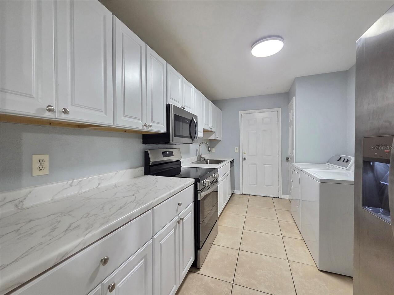 Listing Photo 8