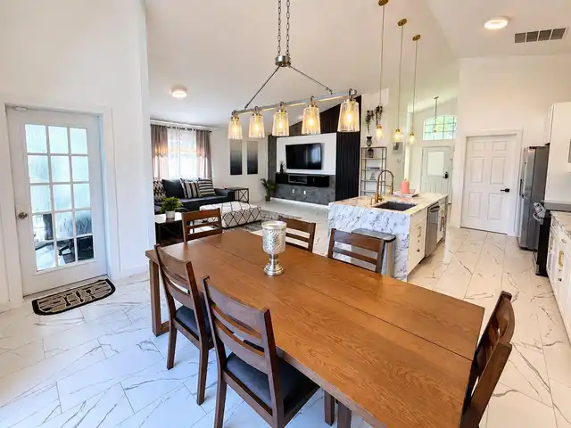 Listing Photo 12