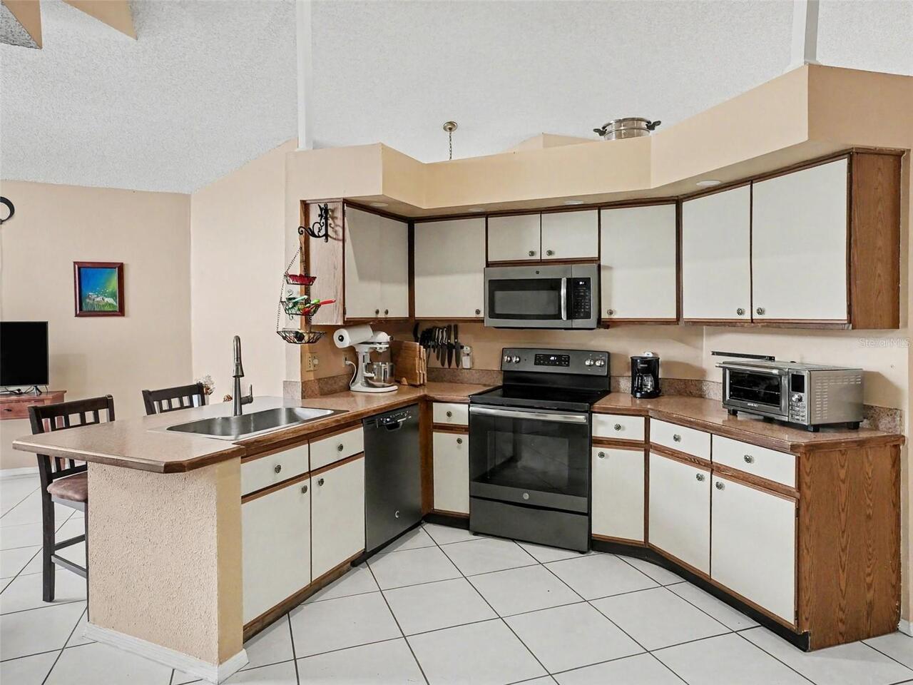 Listing Photo 12