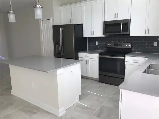 Listing Photo 5