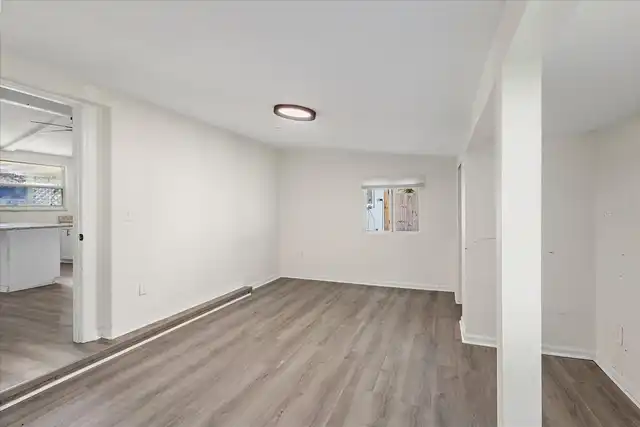 Listing Photo 16