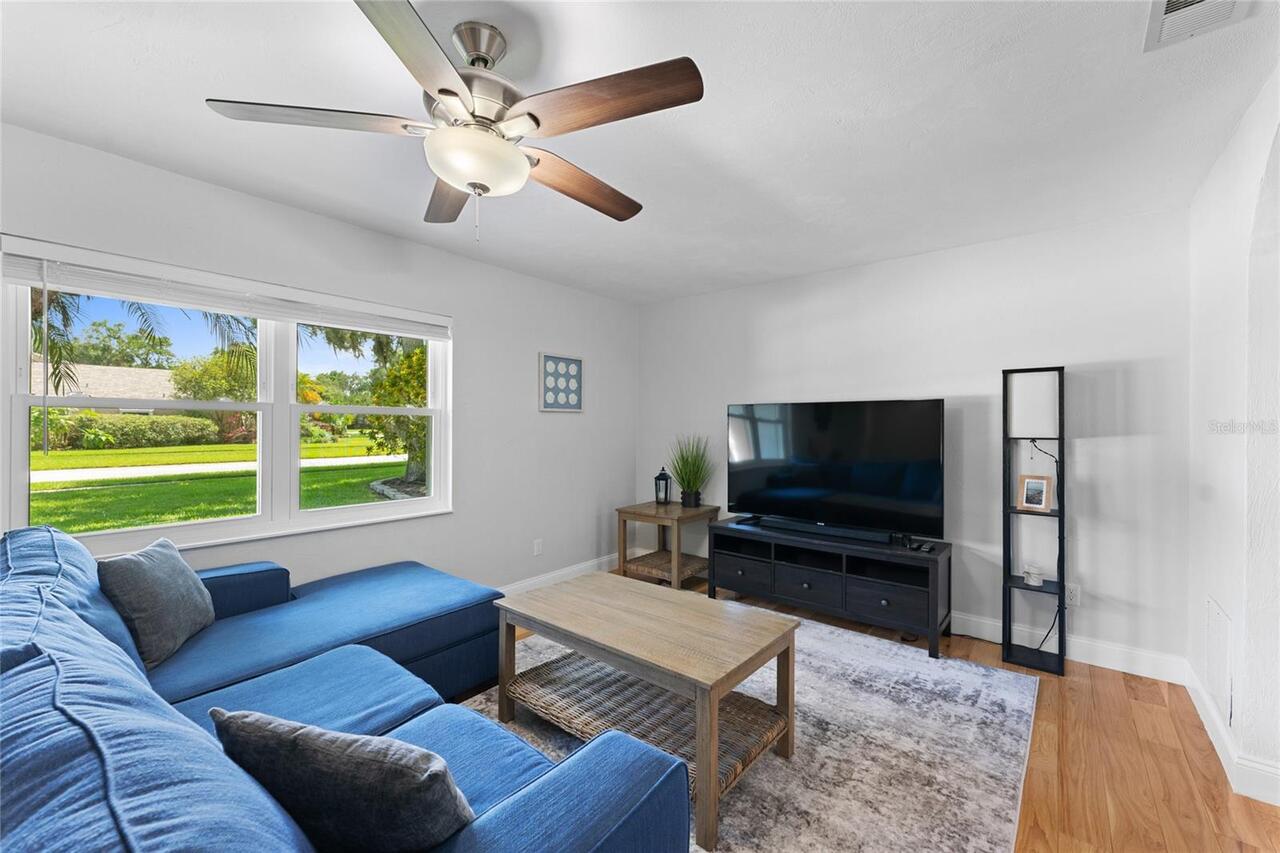 Listing Photo 8