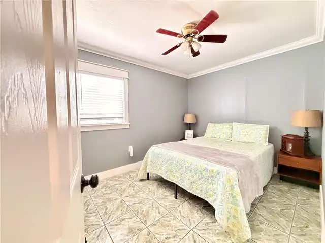 Listing Photo 6