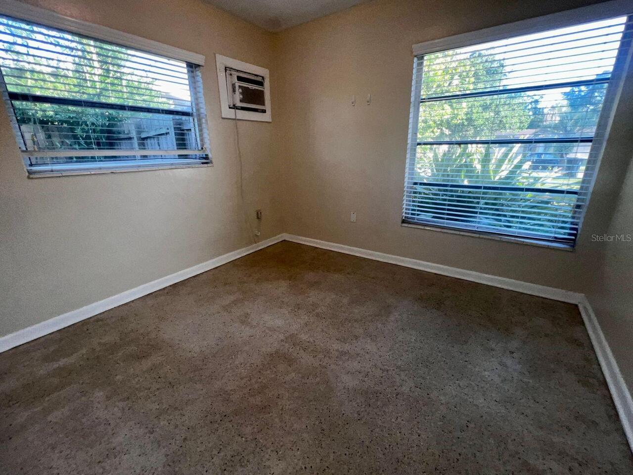 Listing Photo 8