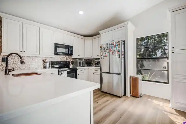 Listing Photo 10