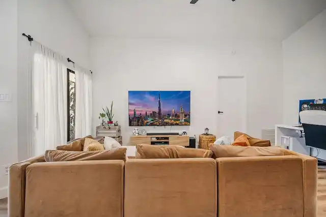 Listing Photo 16