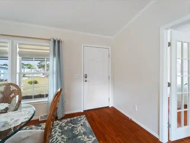 Listing Photo 10