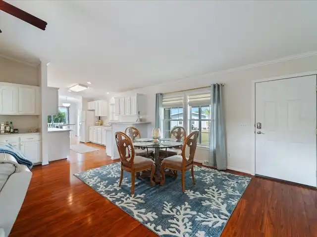 Listing Photo 12