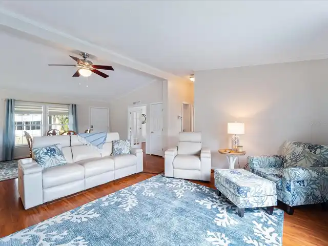 Listing Photo 15