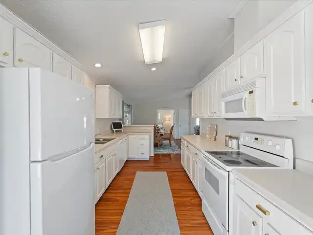 Listing Photo 18