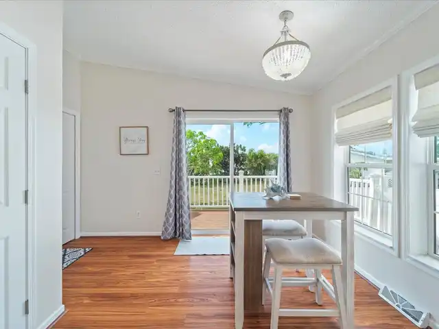 Listing Photo 22