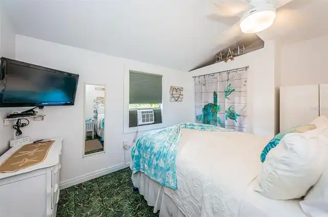 Listing Photo 17