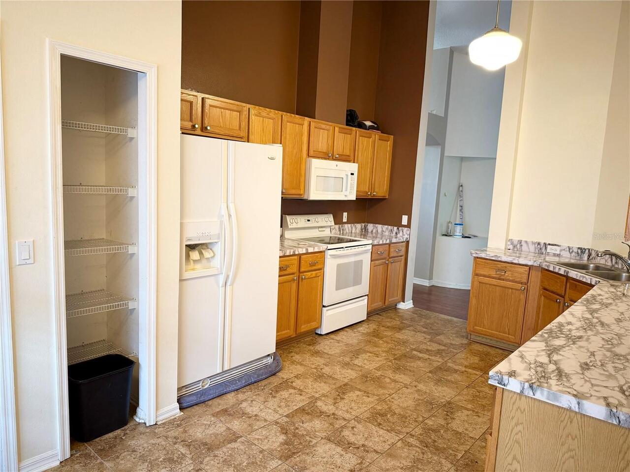Listing Photo 10
