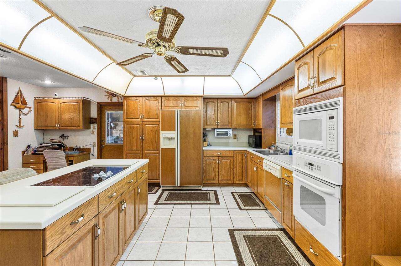 Listing Photo 14