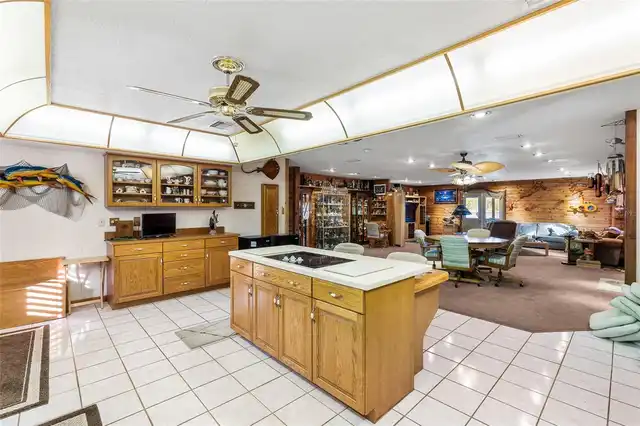 Listing Photo 15