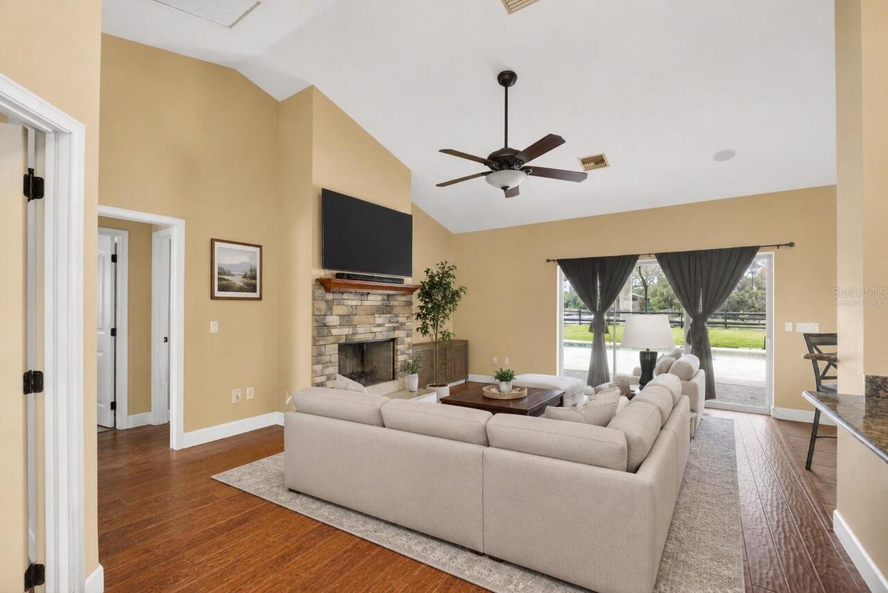 Listing Photo 10