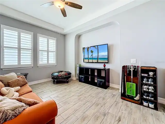 Listing Photo 14