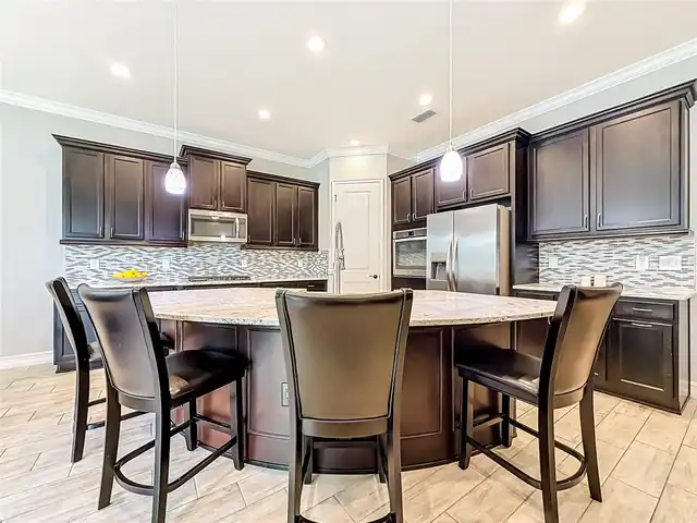 Listing Photo 18