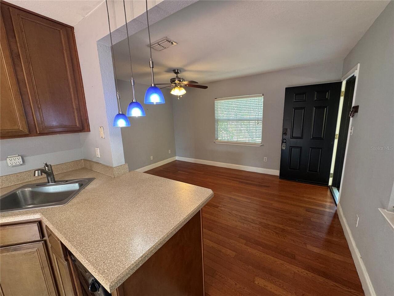 Listing Photo 8