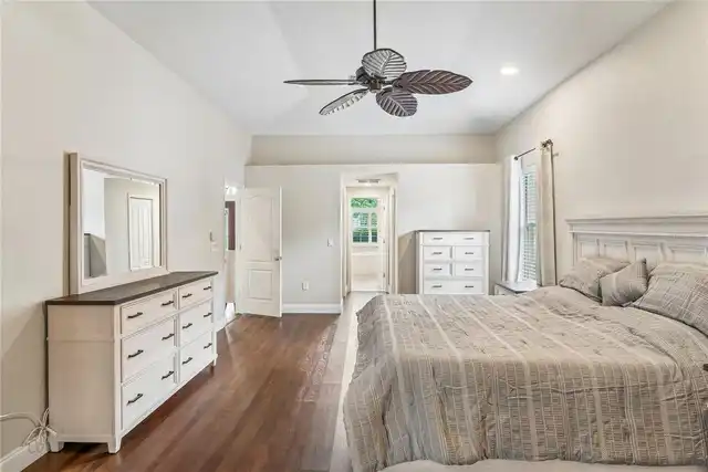 Listing Photo 22