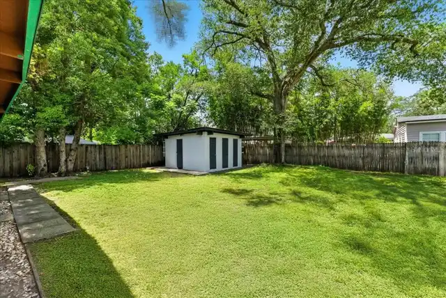 Listing Photo 8