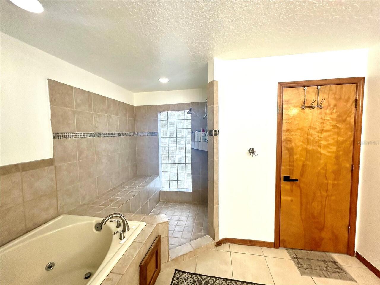 Listing Photo 43