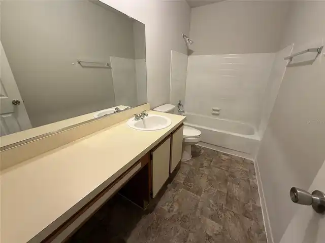 Listing Photo 9
