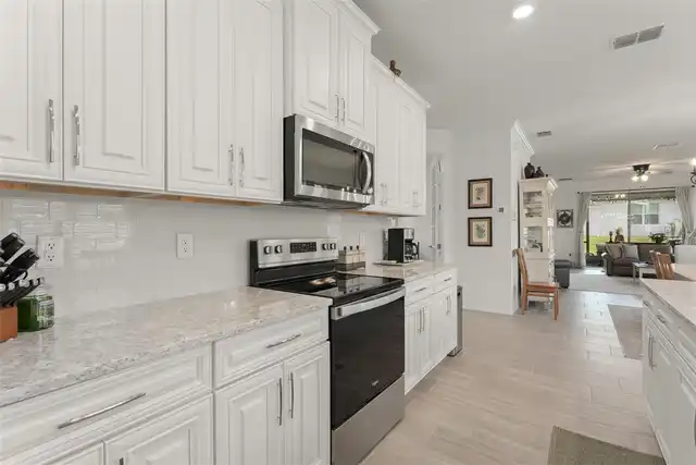 Listing Photo 9