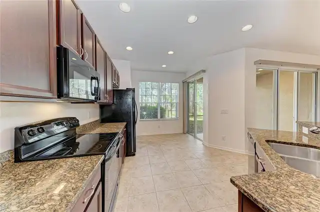 Listing Photo 12