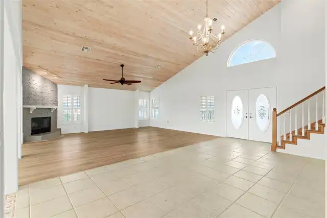 Listing Photo 11