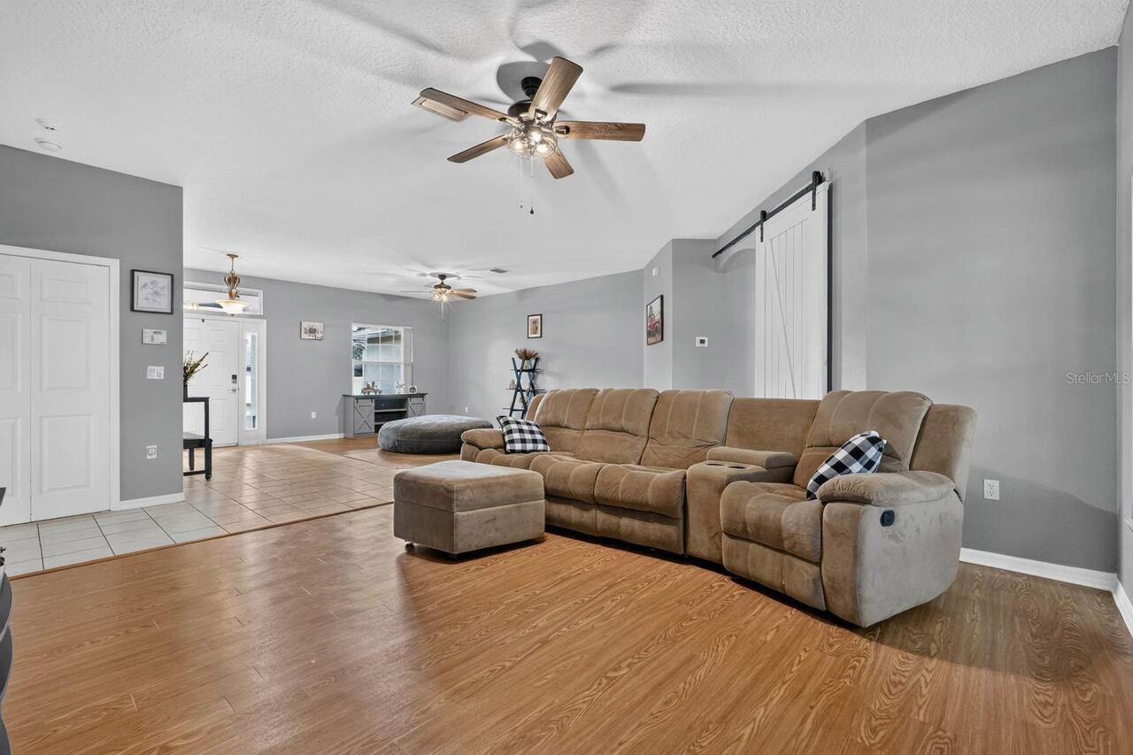 Listing Photo 12