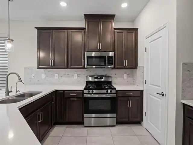 Listing Photo 9