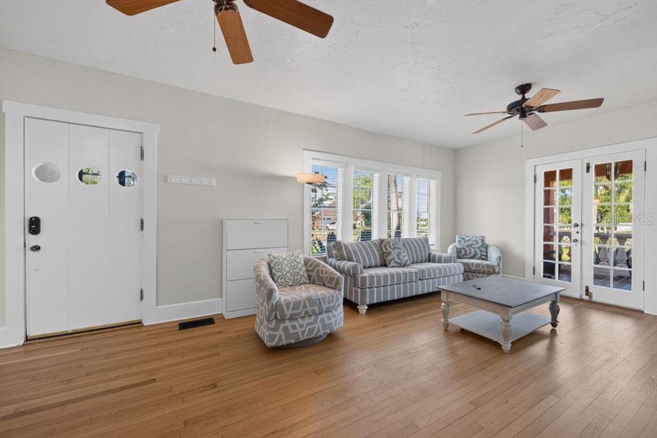 Listing Photo 8
