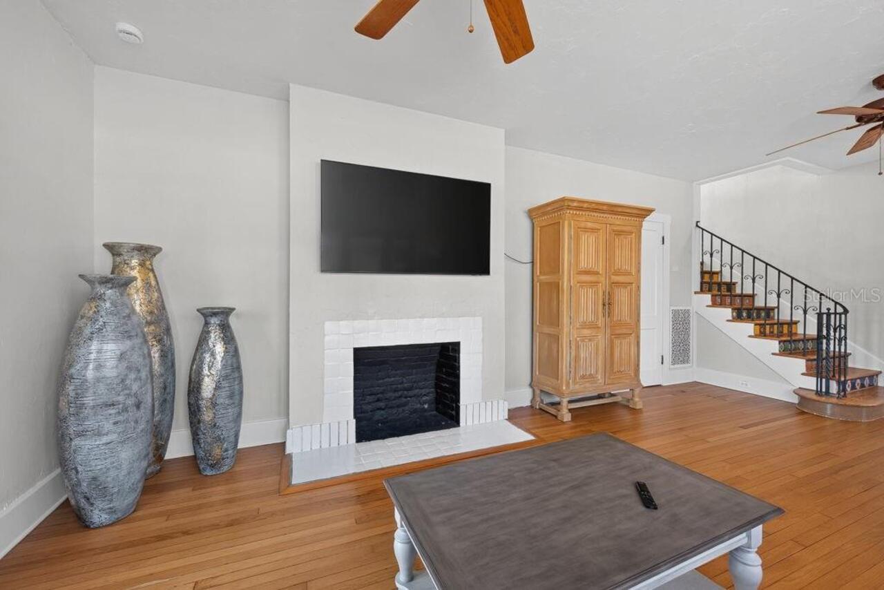 Listing Photo 11