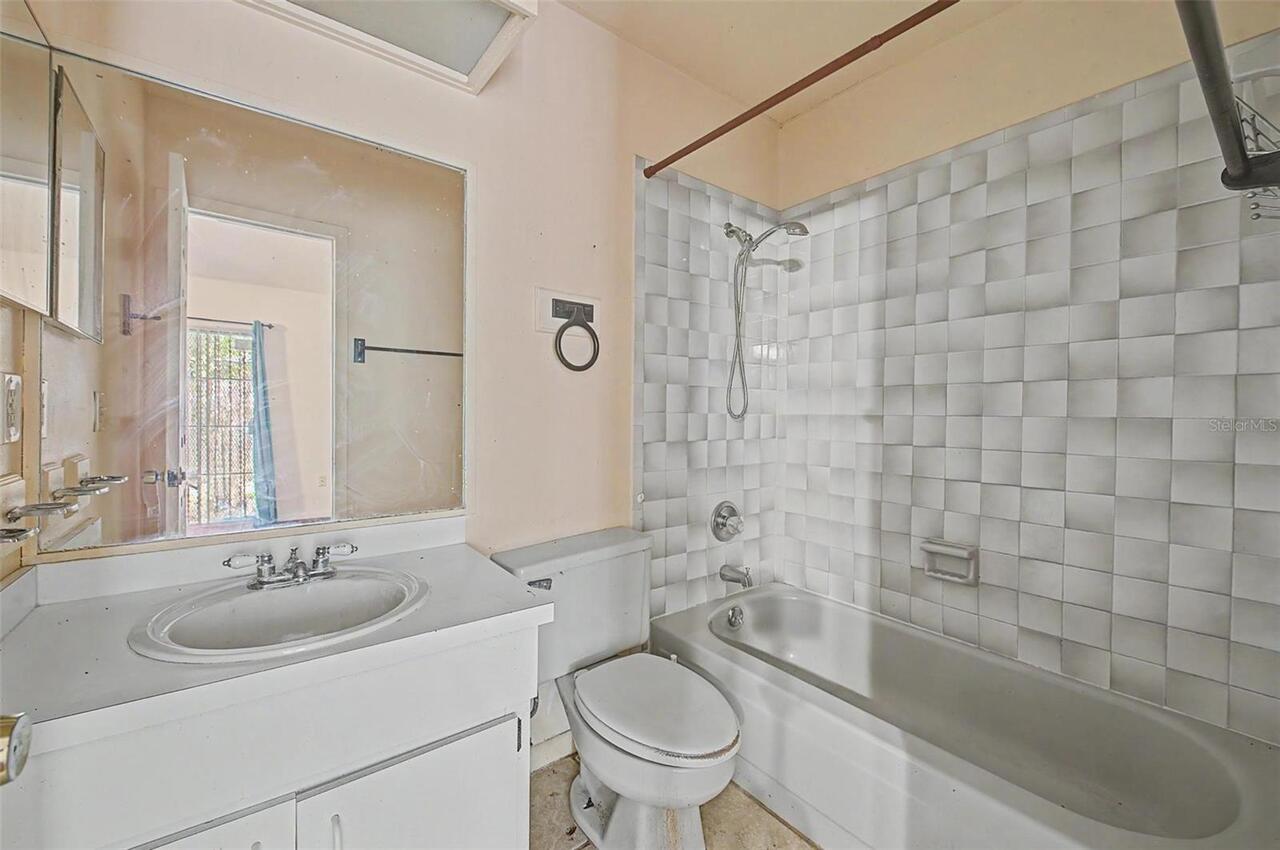 Listing Photo 12