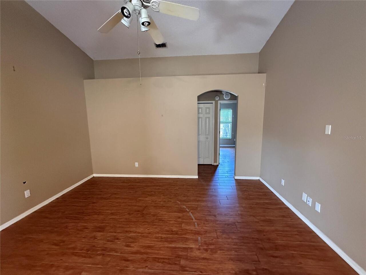 Listing Photo 8