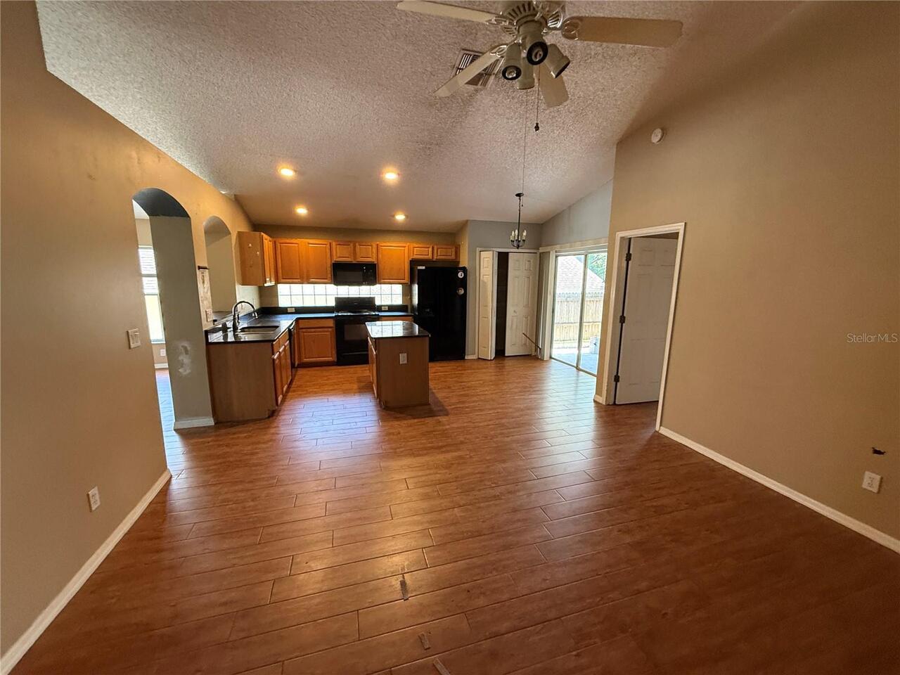 Listing Photo 9