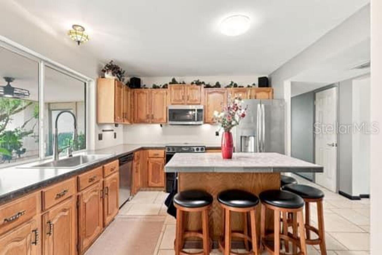 Listing Photo 10