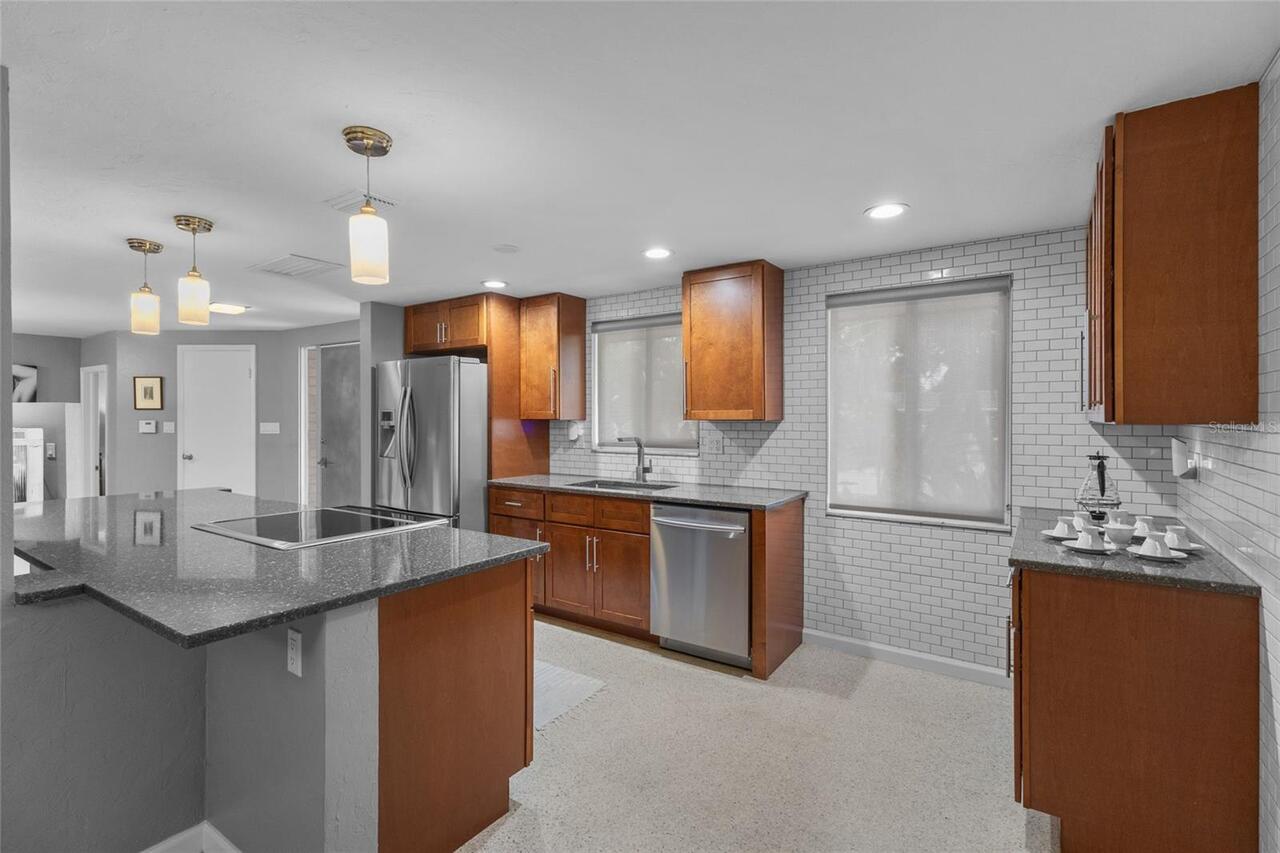 Listing Photo 14