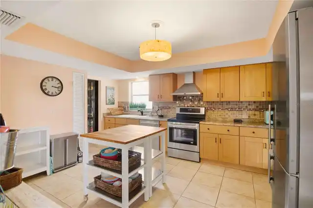 Listing Photo 15