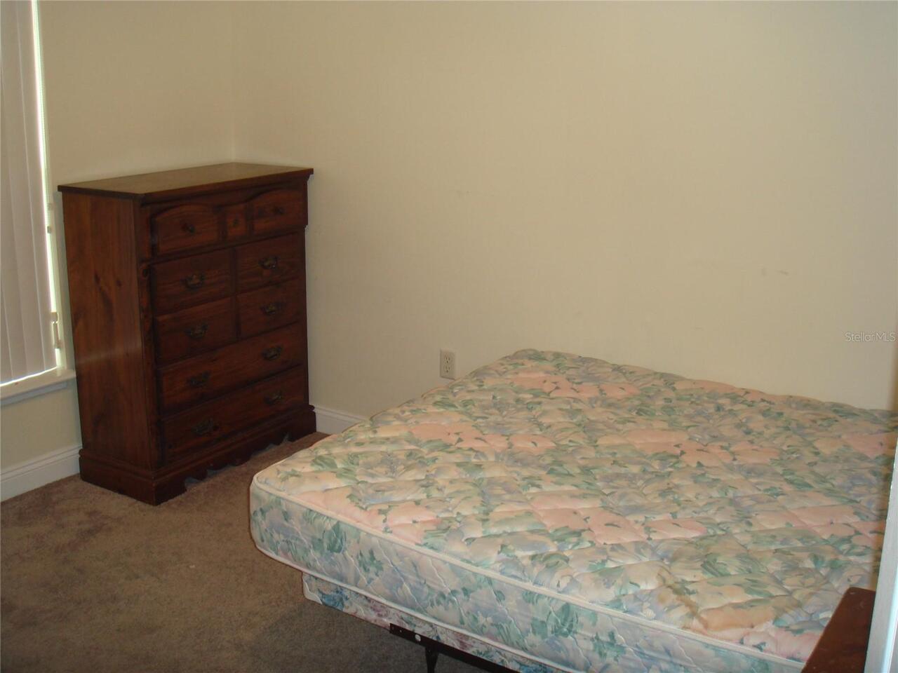 Listing Photo 12