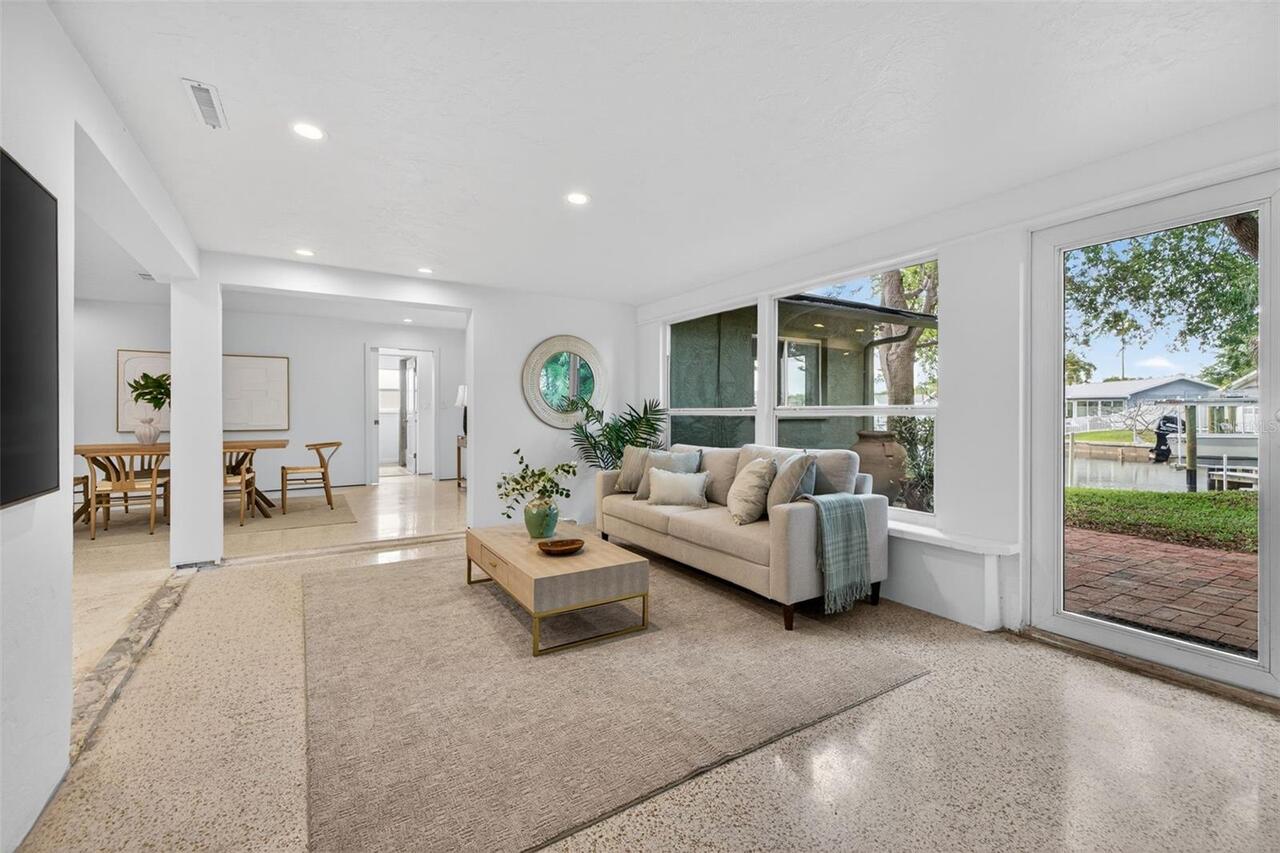 Listing Photo 12
